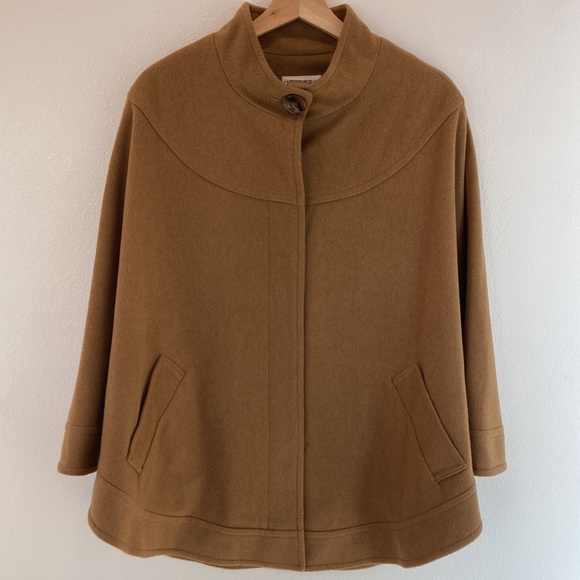 Charles Gray London camel hair cape - Picture 4 of 12